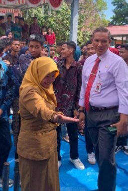 Plt Kadisdik Pekanbaru Hadiri Perpisahan Peserta Didik SMP Negeri 39